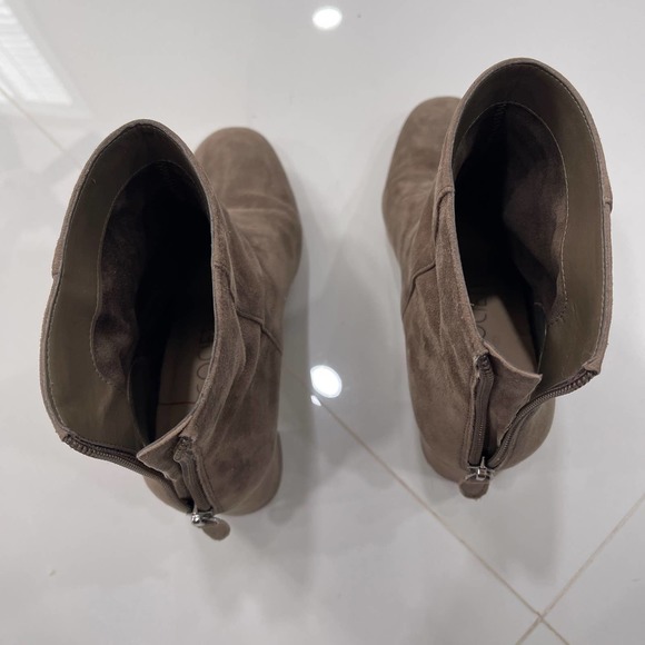 Sole Society Tan Gray Suedelike Boots Zipper Heels Shoes Back Zip 7.5 - Picture 4 of 6